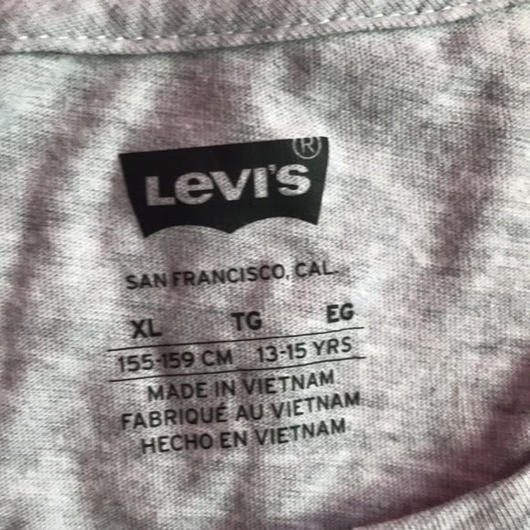 Levi’s gray logo t-shit - Picture 2 of 4